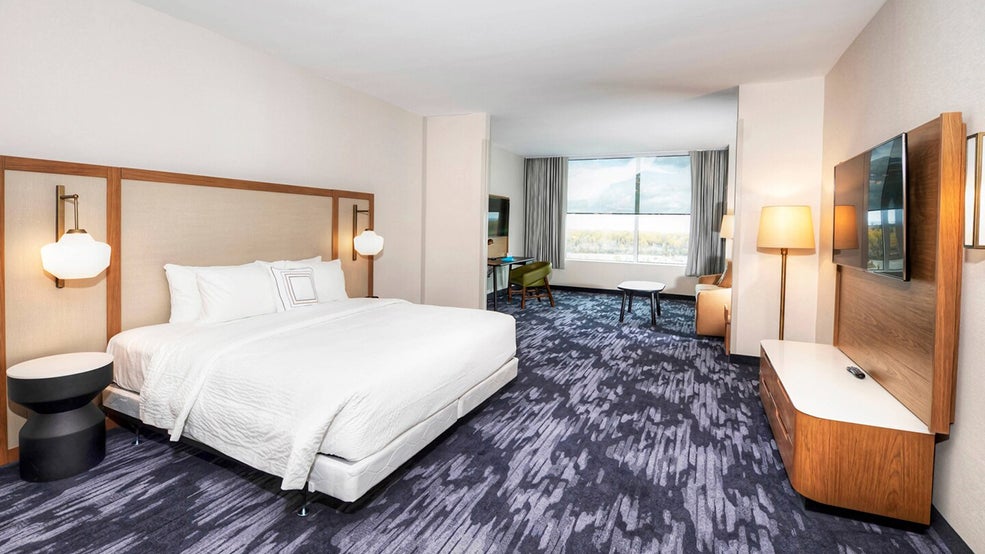 Fairfield Inn &amp; Suites Ottawa Airport