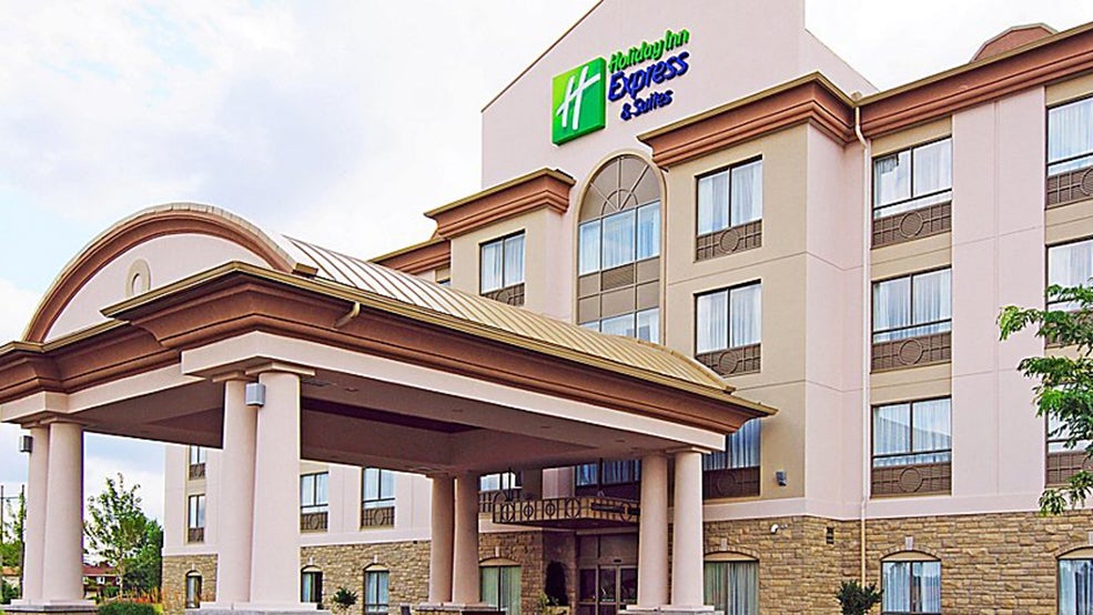 Holiday Inn Express Hotel &amp; Suites Ottawa Airport