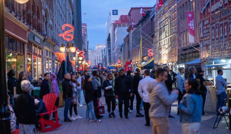 Ottawa Ribfest on Sparks Street