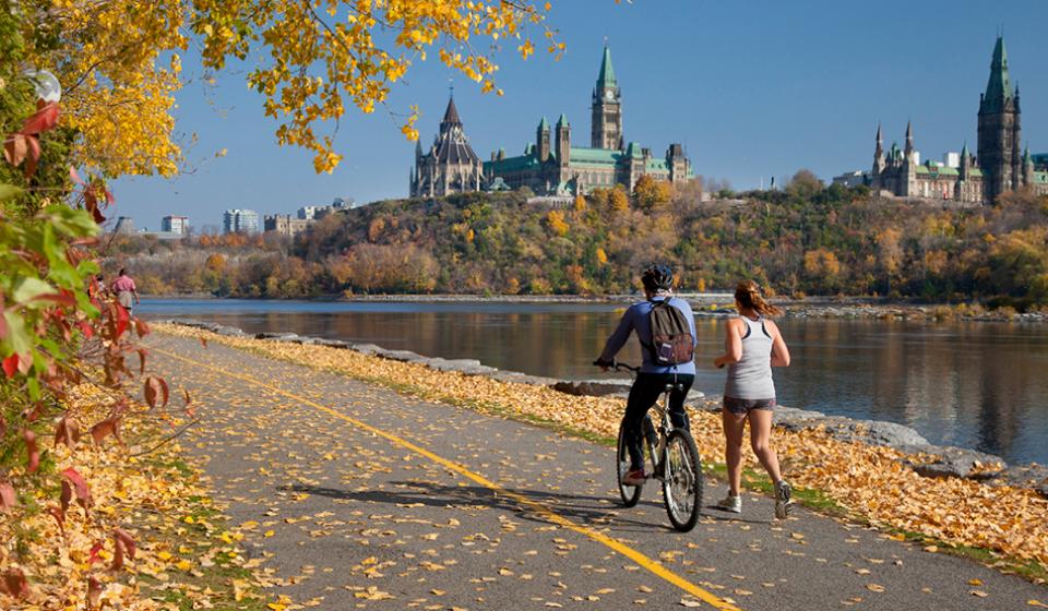 Voyageurs Pathway/Sentier des Voyageurs